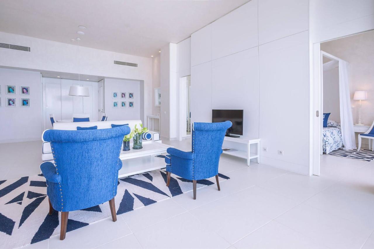 La Badira - Adult Only Hotel Hammamet Buitenkant foto The interior of a suite at the hotel