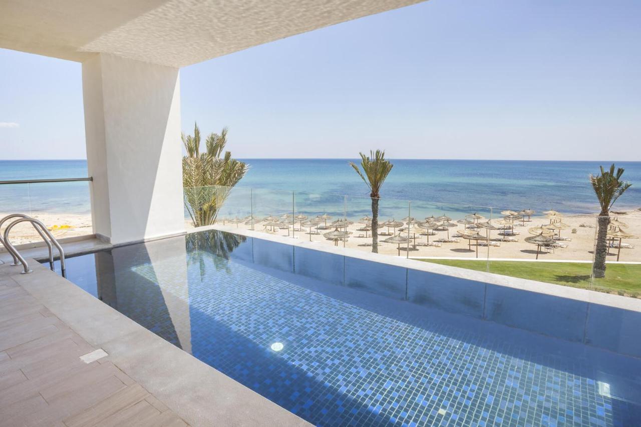 La Badira - Adult Only Hotel Hammamet Buitenkant foto Infinity pool at the Hilton Tel Aviv